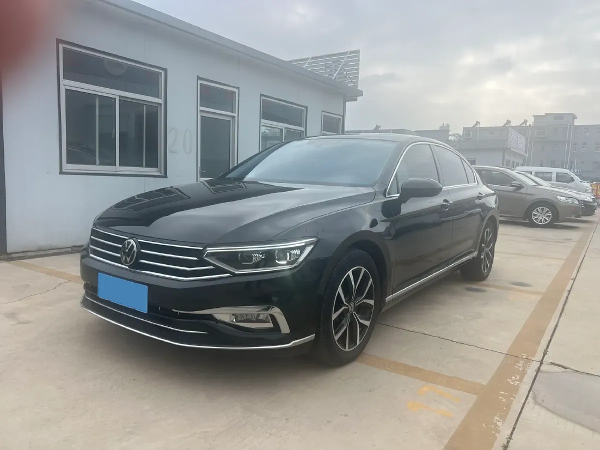 2020 Volkswagen Magotan 2.0T 186HP L4 7DCT,autocango,china used car exporter,china ev exporter,chinese used car exporter,chinese used ev exporter