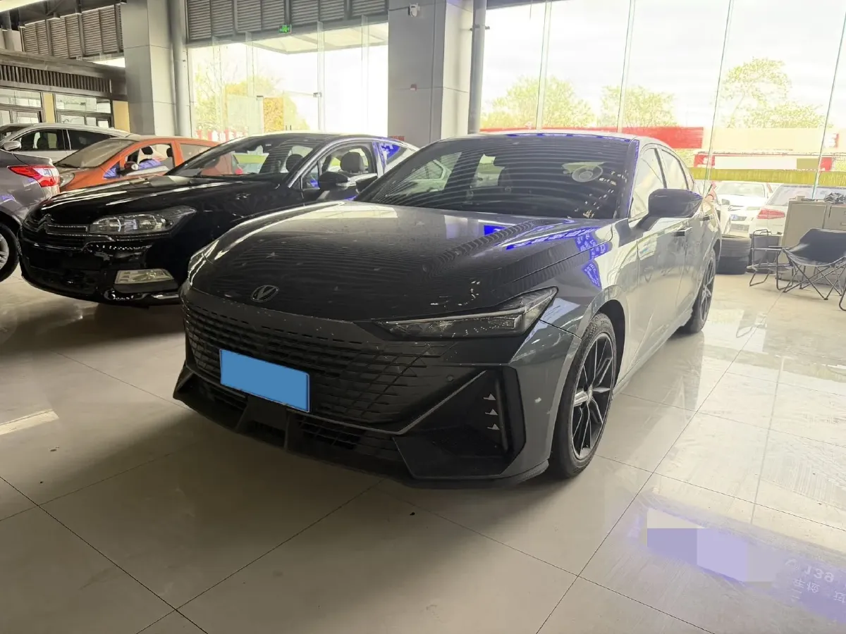 2022 ChangAn UNI-V 1.5T 188HP L4 7DCT,autocango,china used car exporter,china ev exporter,chinese used car exporter,chinese used ev exporter
