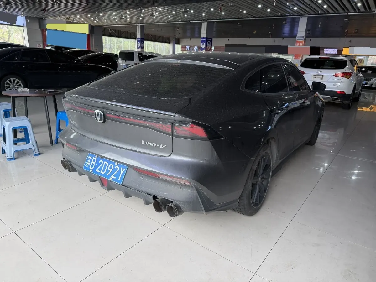 2022 ChangAn UNI-V 1.5T 188HP L4 7DCT,autocango,china used car exporter,china ev exporter,chinese used car exporter,chinese used ev exporter