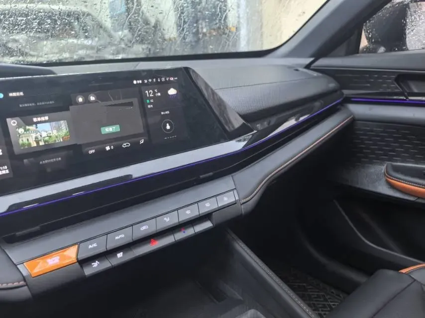 2024 ChangAn UNI-V 1.5T 188HP L4 7DCT,autocango,china used car exporter,china ev exporter,chinese used car exporter,chinese used ev exporter