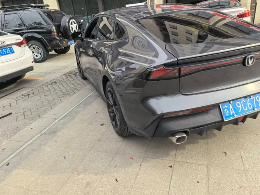 2024 ChangAn UNI-V 1.5T 188HP L4 7DCT,autocango,china used car exporter,china ev exporter,chinese used car exporter,chinese used ev exporter