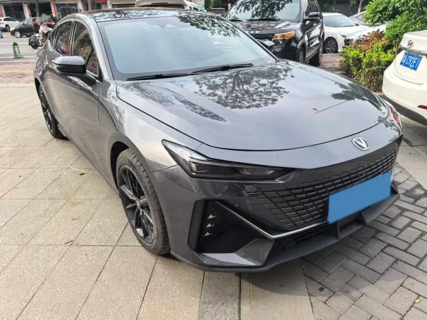 2024 ChangAn UNI-V 1.5T 188HP L4 7DCT,autocango,china used car exporter,china ev exporter,chinese used car exporter,chinese used ev exporter