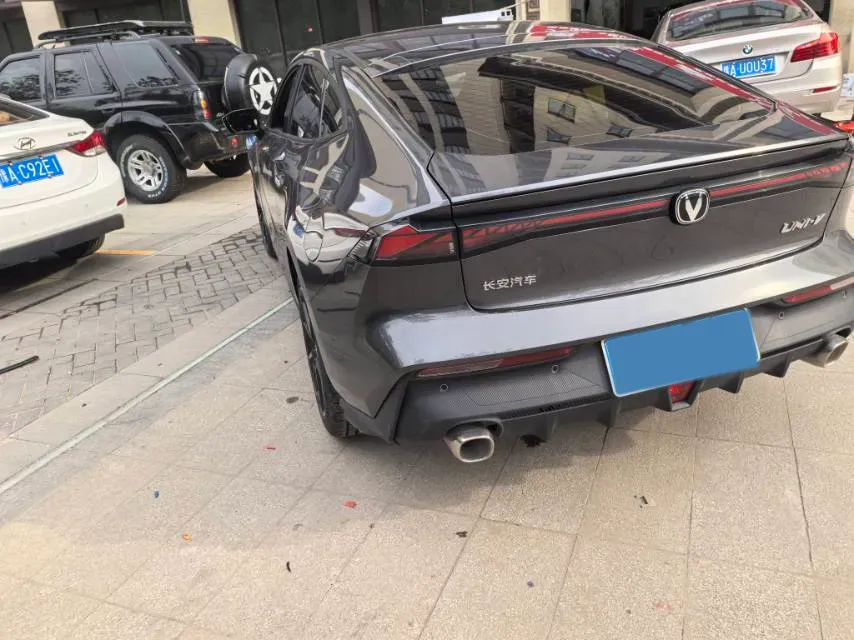 2024 ChangAn UNI-V 1.5T 188HP L4 7DCT,autocango,china used car exporter,china ev exporter,chinese used car exporter,chinese used ev exporter