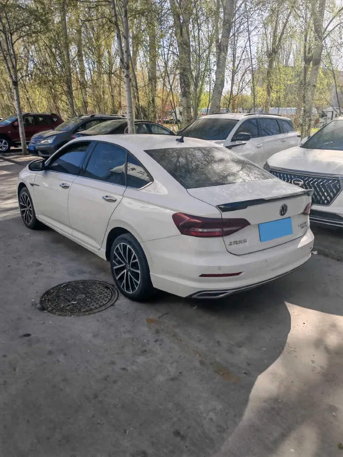 2022 Volkswagen T-Roc 1.4T 150HP L4 7DCT,autocango,china used car exporter,china ev exporter,chinese used car exporter,chinese used ev exporter