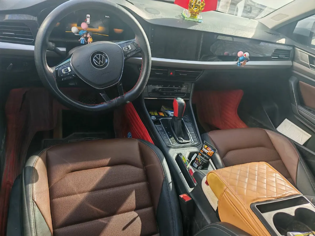 2022 Volkswagen T-Roc 1.4T 150HP L4 7DCT,autocango,china used car exporter,china ev exporter,chinese used car exporter,chinese used ev exporter