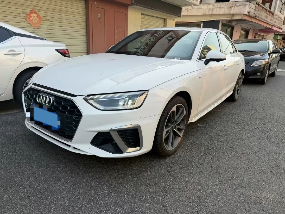 2025 Audi A4L 2.0T 190HP L4 7DCT,autocango,china used car exporter,china ev exporter,chinese used car exporter,chinese used ev exporter