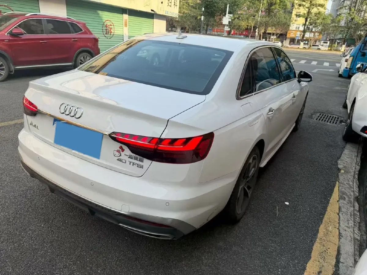 2025 Audi A4L 2.0T 190HP L4 7DCT,autocango,china used car exporter,china ev exporter,chinese used car exporter,chinese used ev exporter