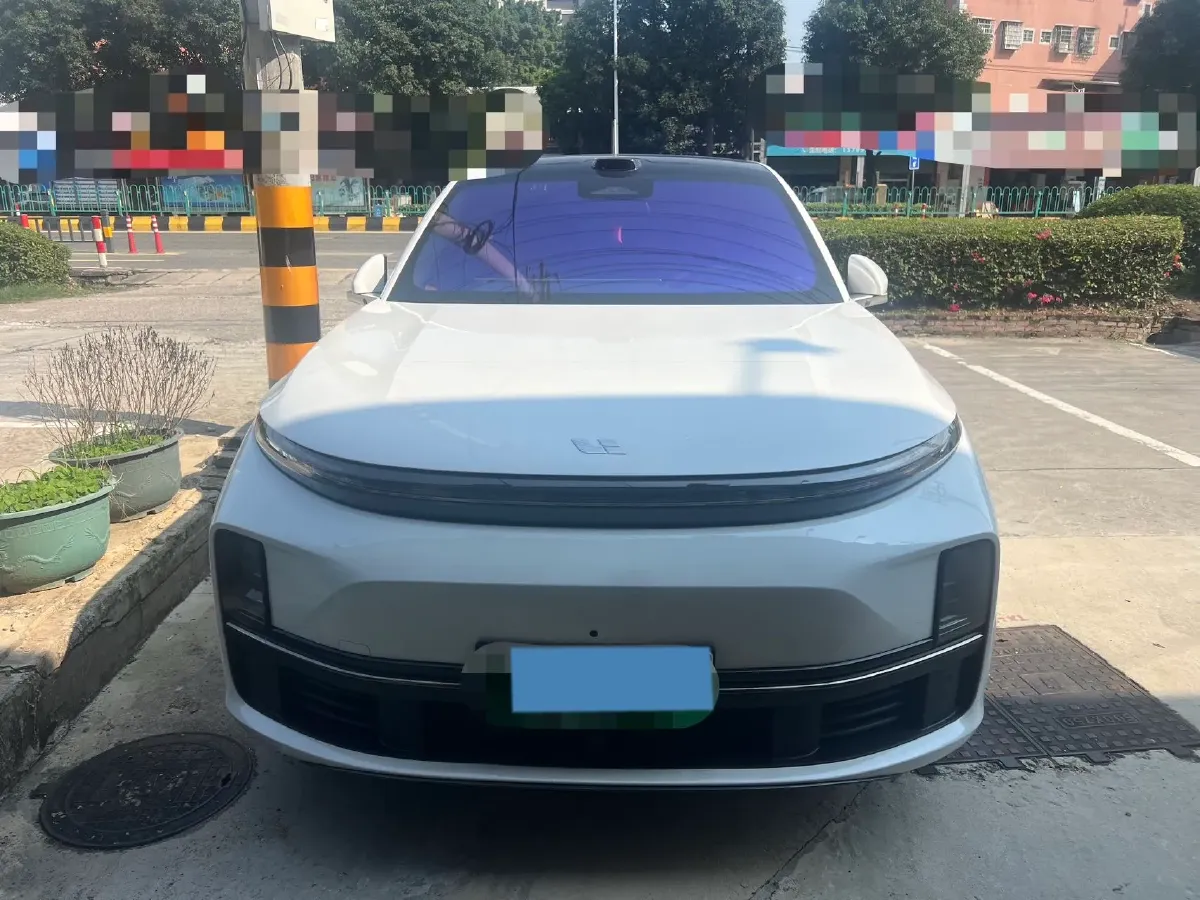 2025 Li L7 Range Extended 154HP REEV,autocango,china used car exporter,china ev exporter,chinese used car exporter,chinese used ev exporter