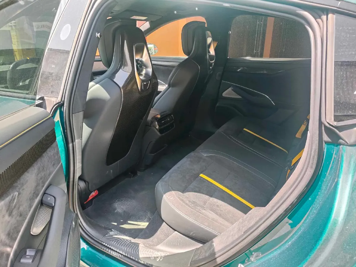 2025 MI SU7 Ultra BEV 93.7KWH,autocango,china used car exporter,china ev exporter,chinese used car exporter,chinese used ev exporter