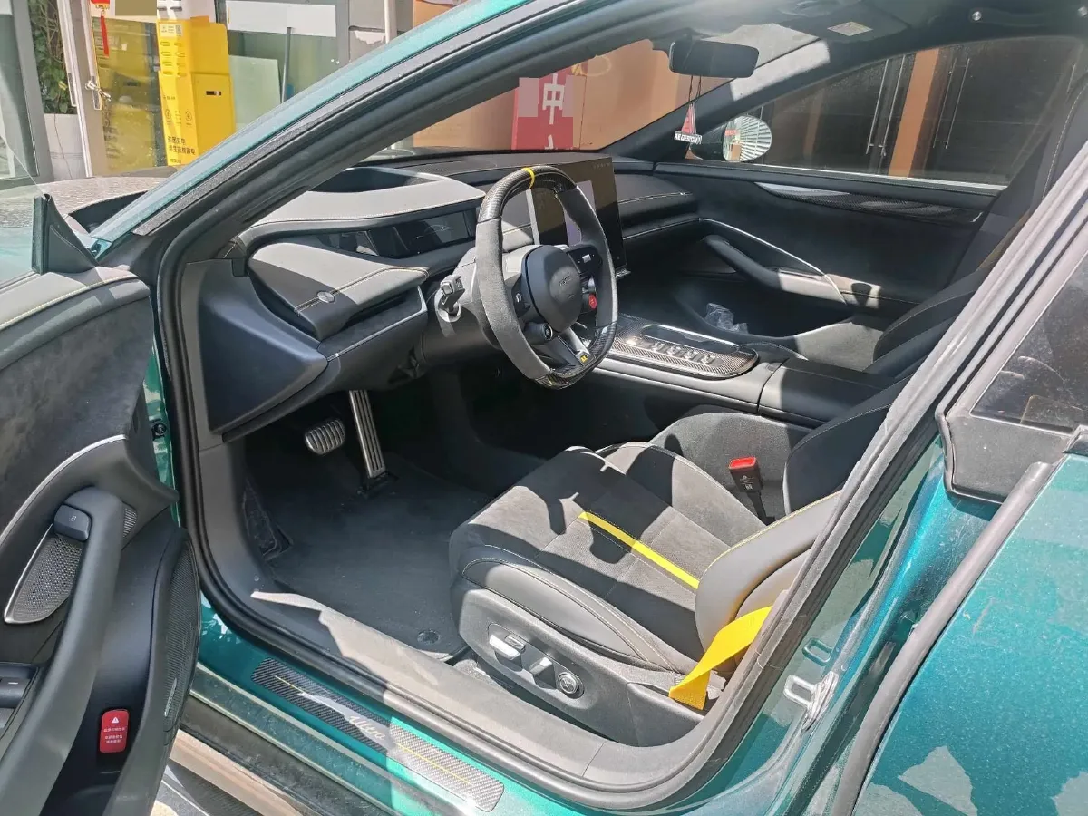 2025 MI SU7 Ultra BEV 93.7KWH,autocango,china used car exporter,china ev exporter,chinese used car exporter,chinese used ev exporter