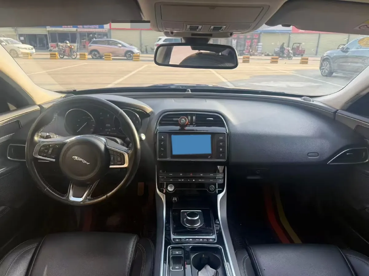 2018 Jaguar XEL 2.0T 200HP L4 8AT,autocango,china used car exporter,china ev exporter,chinese used car exporter,chinese used ev exporter