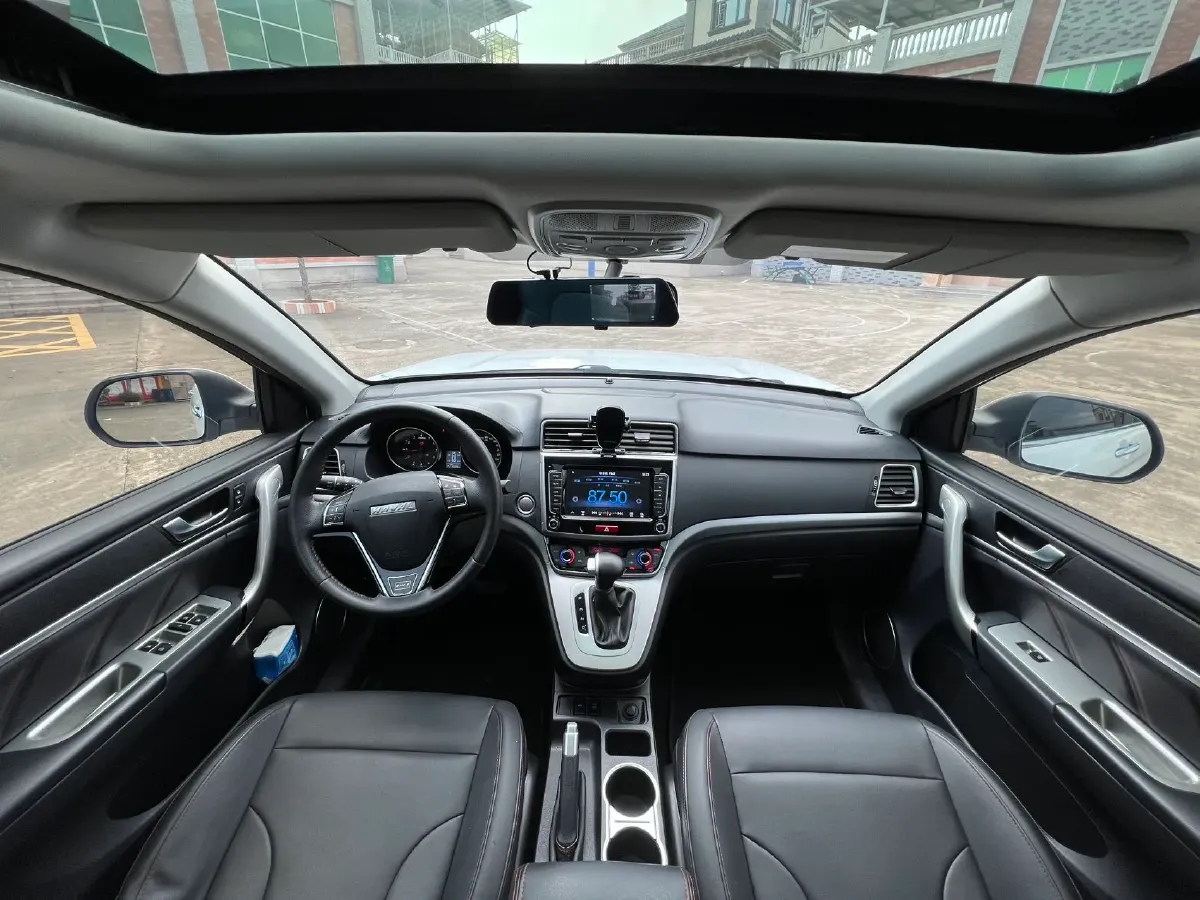 2019 Haval M6 1.5T 150HP L4 7DCT,autocango,china used car exporter,china ev exporter,chinese used car exporter,chinese used ev exporter