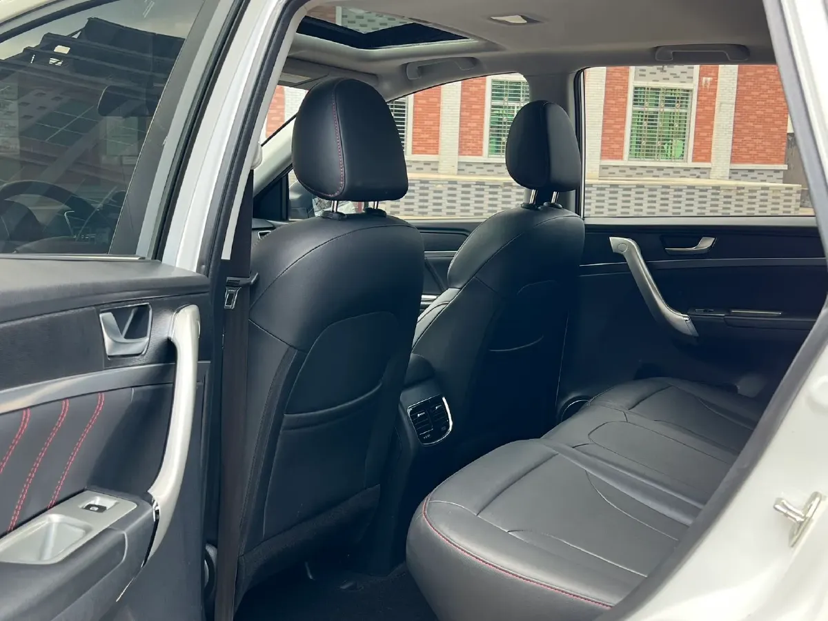 2019 Haval M6 1.5T 150HP L4 7DCT,autocango,china used car exporter,china ev exporter,chinese used car exporter,chinese used ev exporter