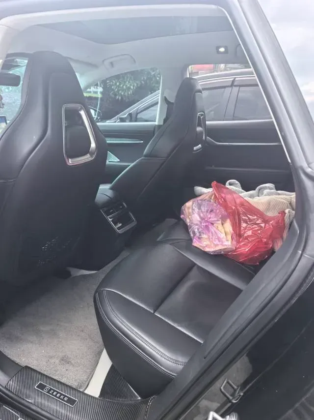 2022 Zeekr 001 BEV 86KWH,autocango,china used car exporter,china ev exporter,chinese used car exporter,chinese used ev exporter