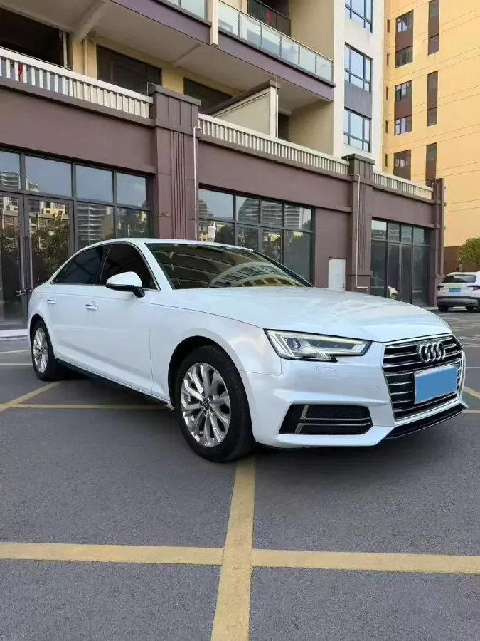 2019 Audi A4L 2.0T 190HP L4 7DCT,autocango,china used car exporter,china ev exporter,chinese used car exporter,chinese used ev exporter