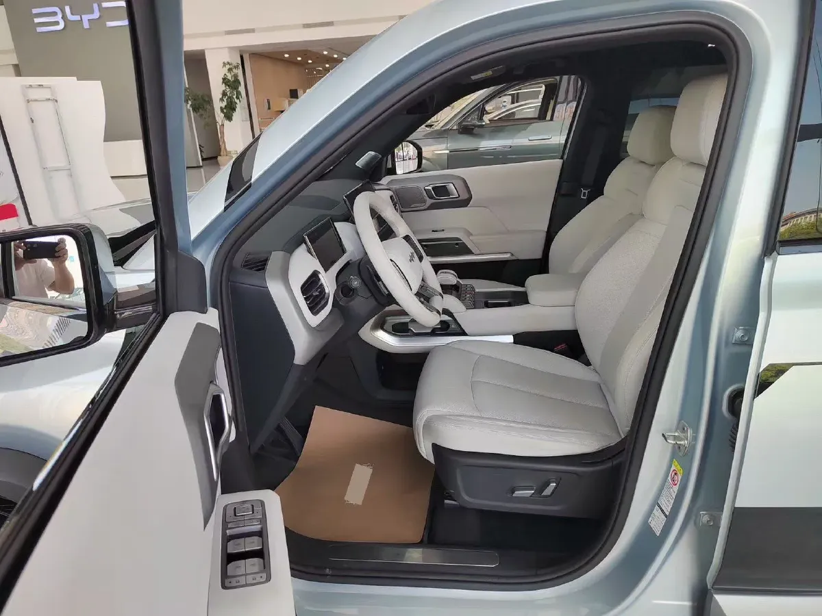 2025 FangChengBao Tai 3 BEV,autocango,china used car exporter,china ev exporter,chinese used car exporter,chinese used ev exporter