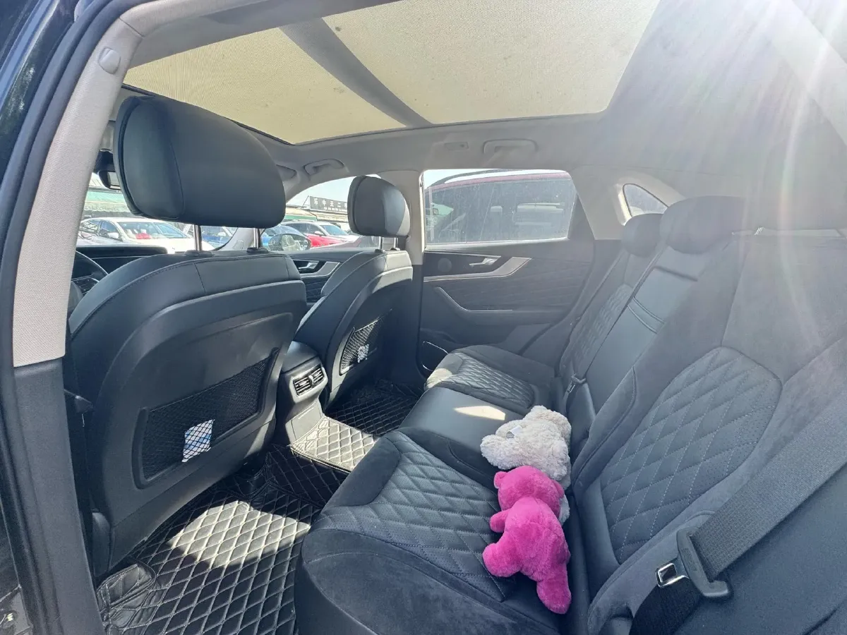 2019 HongQi HS5 2.0T 224HP L4 6AT,autocango,china used car exporter,china ev exporter,chinese used car exporter,chinese used ev exporter