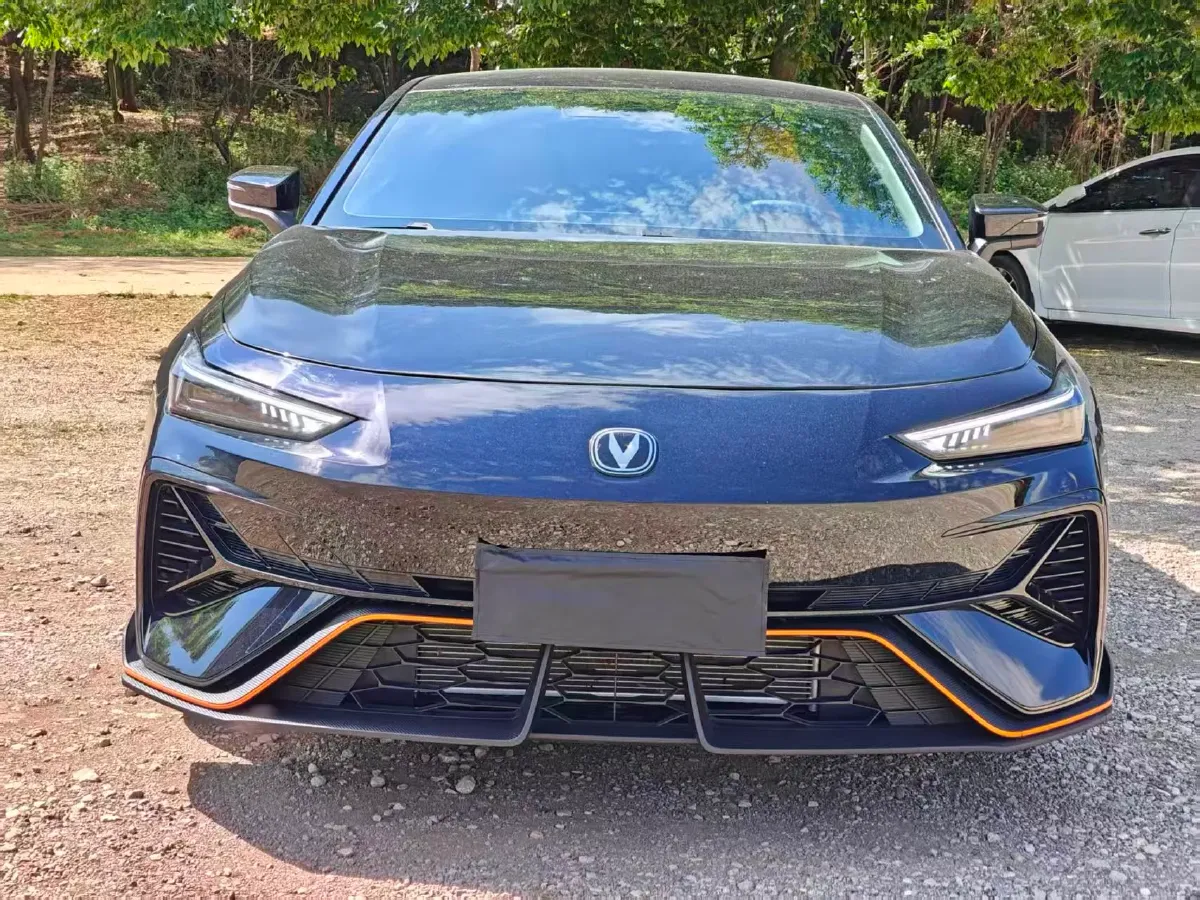 2025 ChangAn UNI-V 2.0T 245HP L4 8AT,autocango,china used car exporter,china ev exporter,chinese used car exporter,chinese used ev exporter