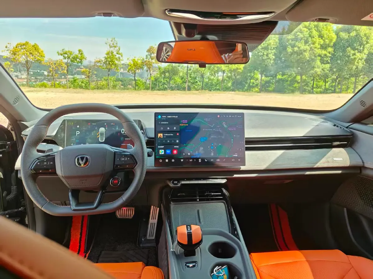 2025 ChangAn UNI-V 2.0T 245HP L4 8AT,autocango,china used car exporter,china ev exporter,chinese used car exporter,chinese used ev exporter