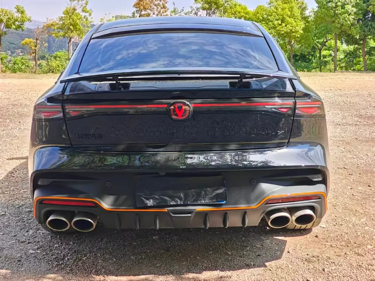 2025 ChangAn UNI-V 2.0T 245HP L4 8AT,autocango,china used car exporter,china ev exporter,chinese used car exporter,chinese used ev exporter