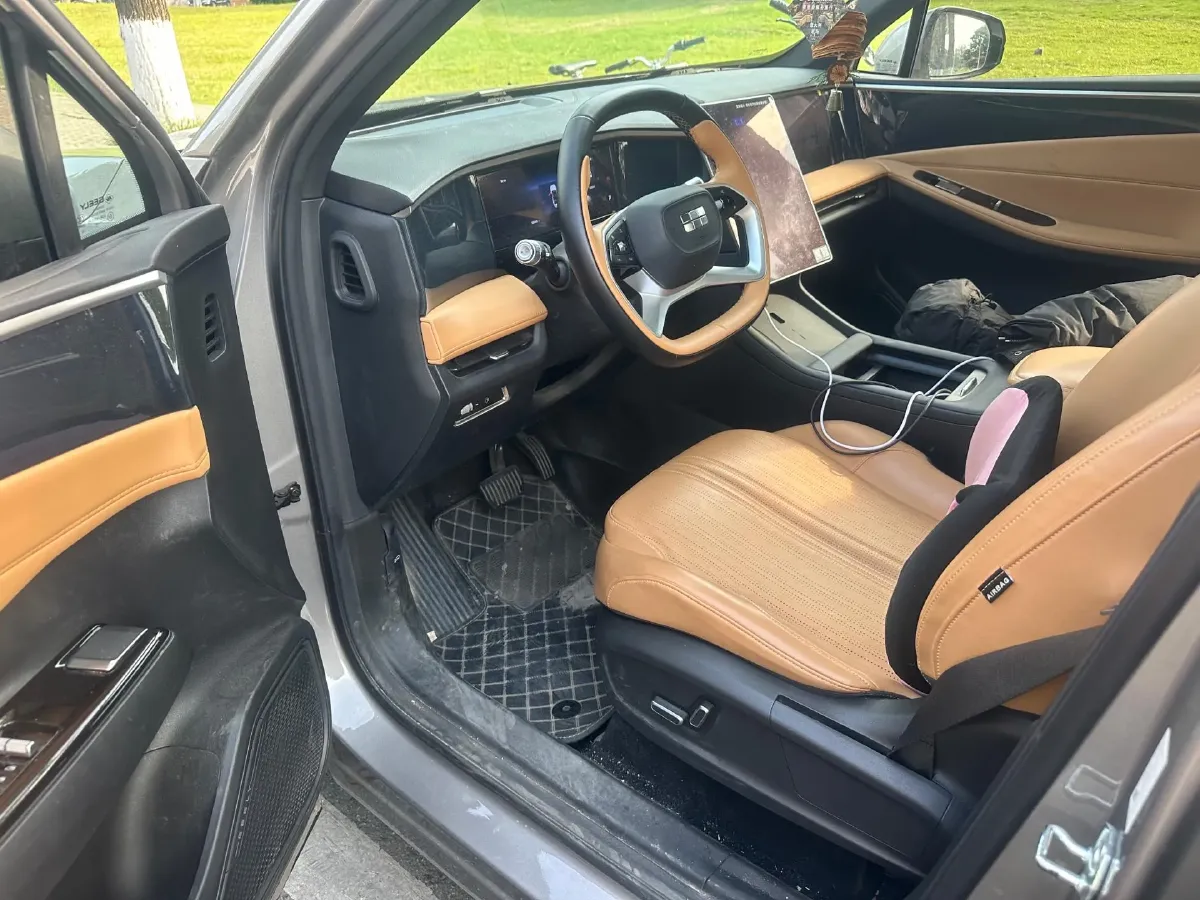 2024 Geely Galaxy L7 1.5T 163HP L4 3DHT PHEV 18.7KWH,autocango,china used car exporter,china ev exporter,chinese used car exporter,chinese used ev exporter