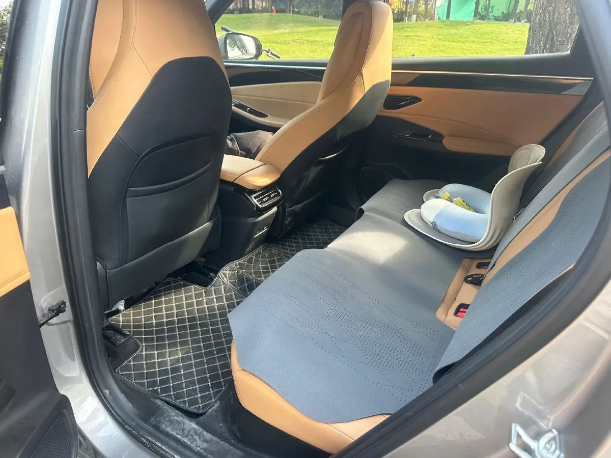 2024 Geely Galaxy L7 1.5T 163HP L4 3DHT PHEV 18.7KWH,autocango,china used car exporter,china ev exporter,chinese used car exporter,chinese used ev exporter