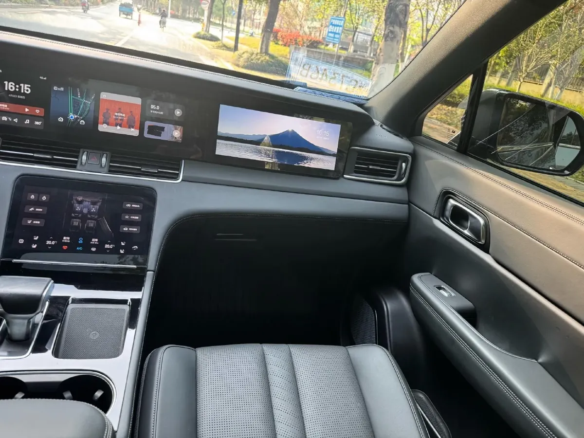 2020 Li ONE Range Extended 131HP REEV 40.5KWH,autocango,china used car exporter,china ev exporter,chinese used car exporter,chinese used ev exporter