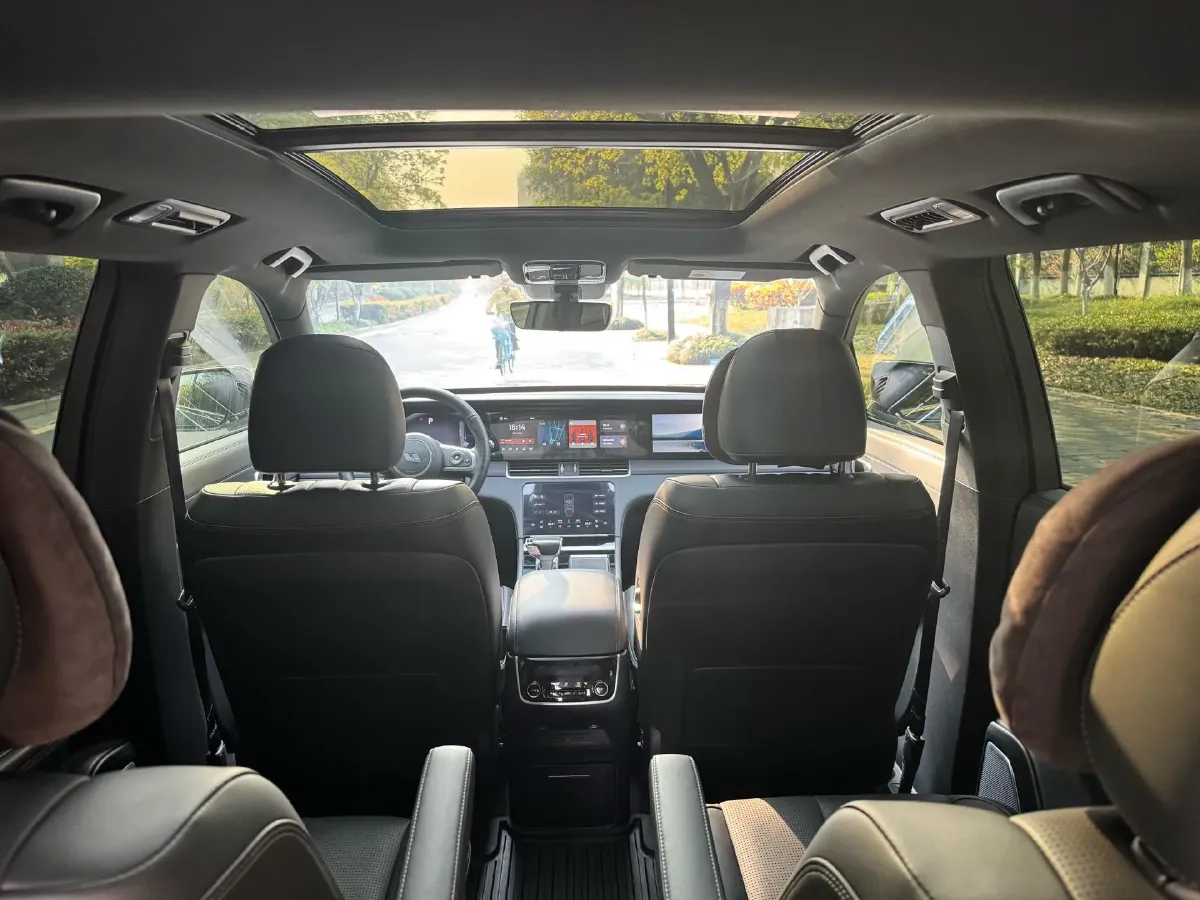 2020 Li ONE Range Extended 131HP REEV 40.5KWH,autocango,china used car exporter,china ev exporter,chinese used car exporter,chinese used ev exporter