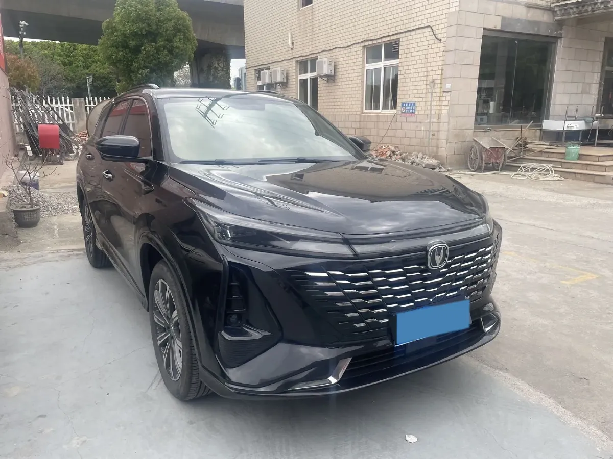 2023 ChangAn CS75 Plus 1.5T 188HP L4 8AT,autocango,china used car exporter,china ev exporter,chinese used car exporter,chinese used ev exporter