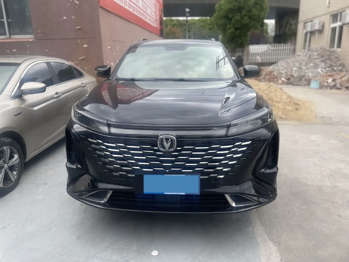 2023 ChangAn CS75 Plus 1.5T 188HP L4 8AT,autocango,china used car exporter,china ev exporter,chinese used car exporter,chinese used ev exporter