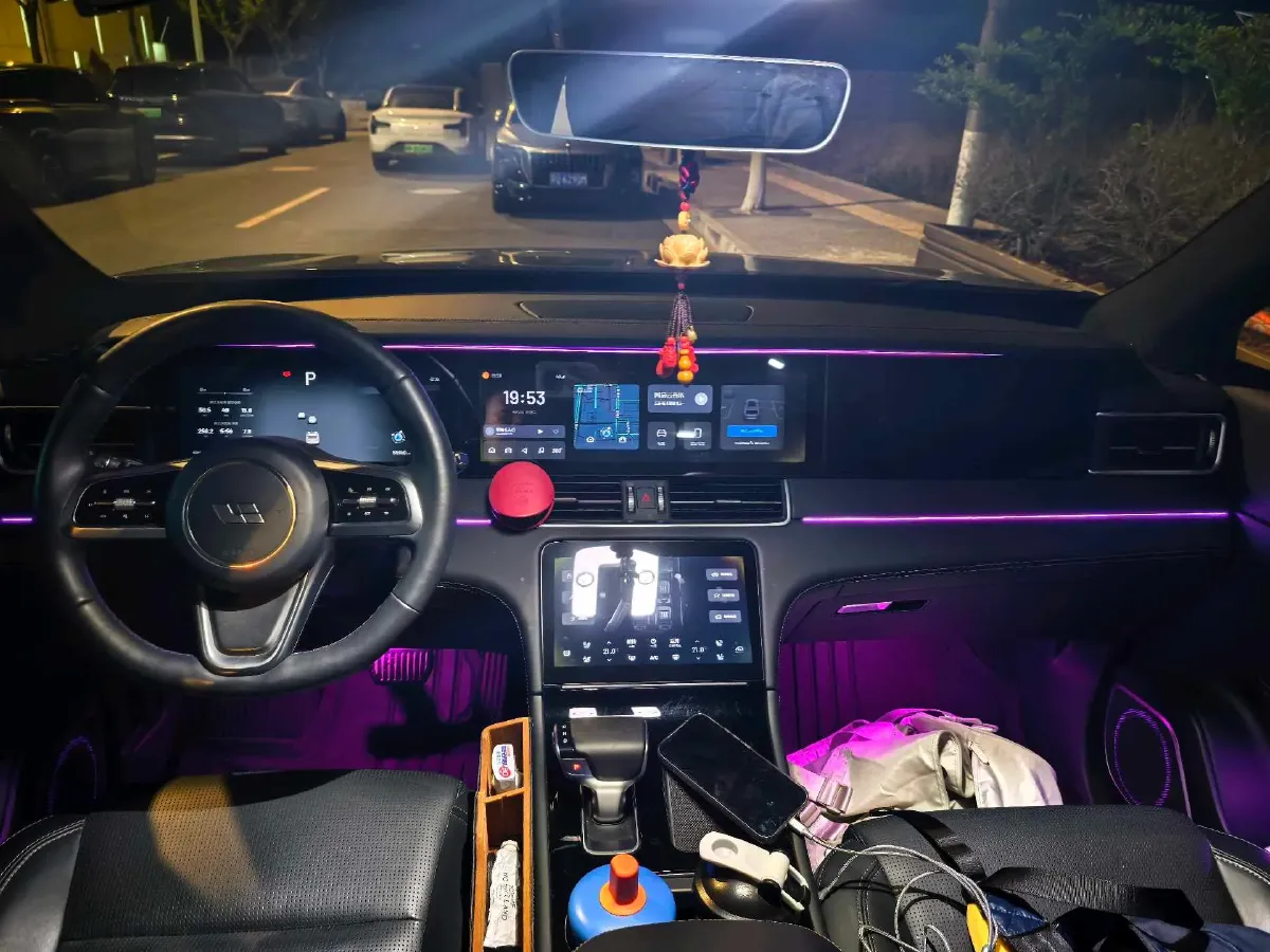 2021 Li ONE Range Extended 131HP REEV 40.5KWH,autocango,china used car exporter,china ev exporter,chinese used car exporter,chinese used ev exporter