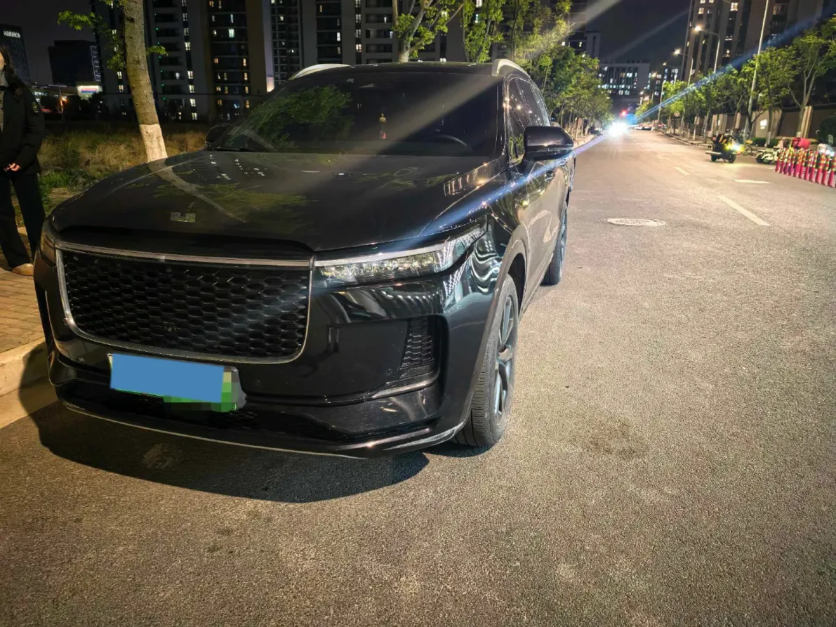 2021 Li ONE Range Extended 131HP REEV 40.5KWH,autocango,china used car exporter,china ev exporter,chinese used car exporter,chinese used ev exporter