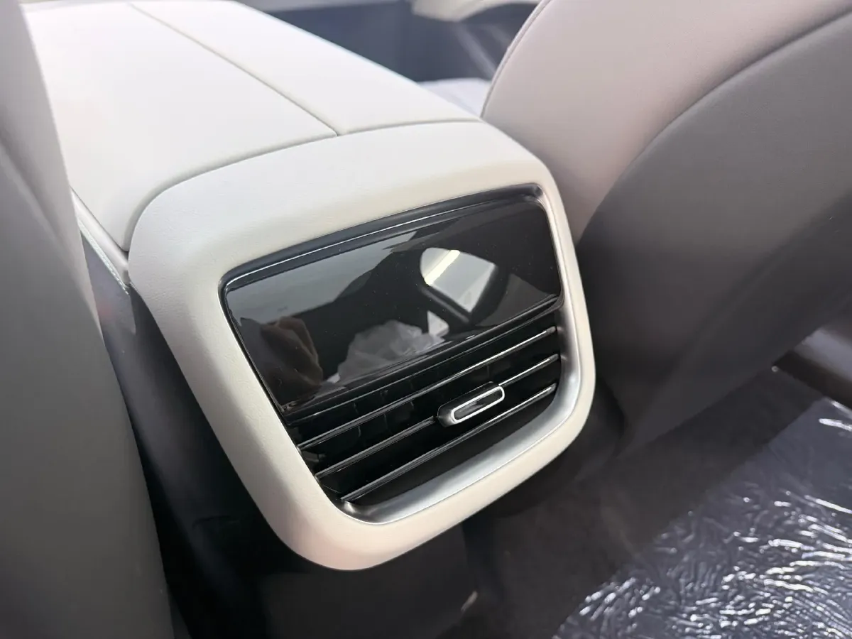 2026 Deepal L07 BEV,autocango,china used car exporter,china ev exporter,chinese used car exporter,chinese used ev exporter