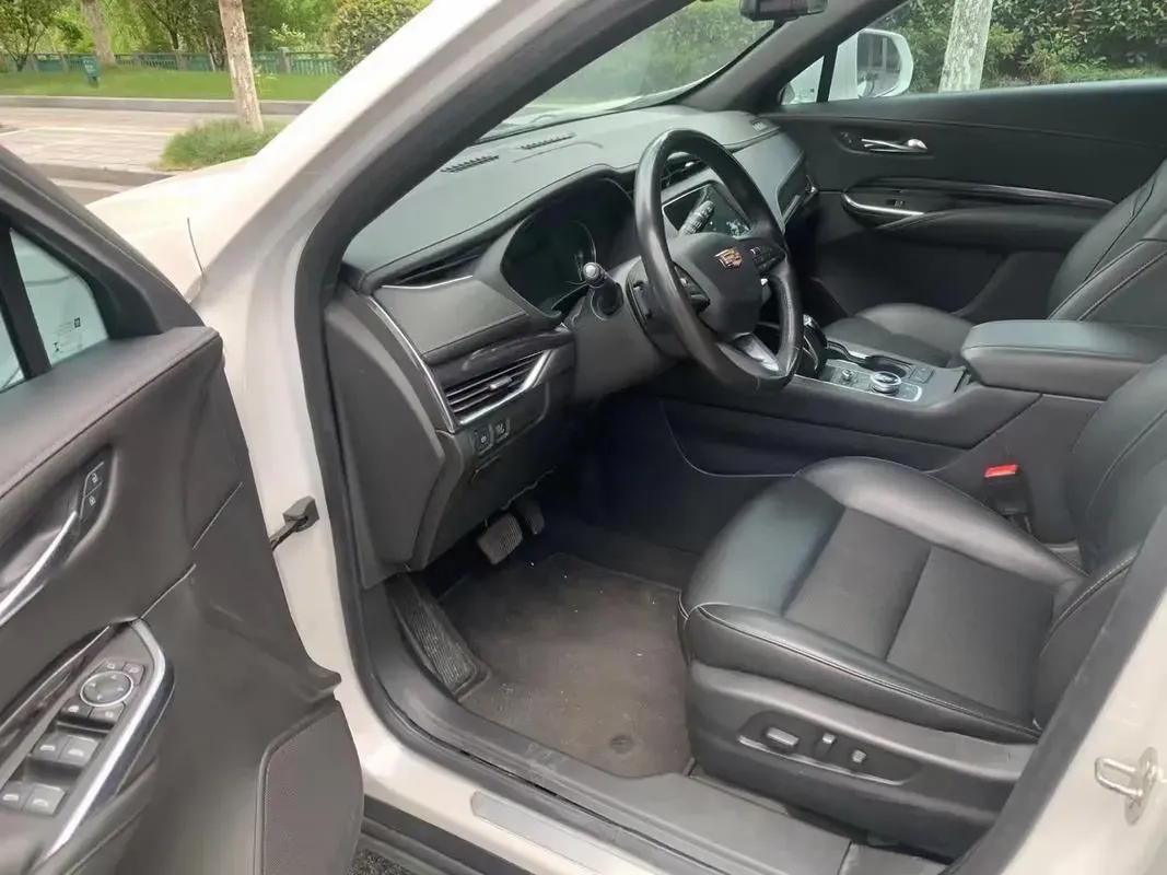 2021 Cadillac XT4 2.0T 237HP L4 9AT,autocango,china used car exporter,china ev exporter,chinese used car exporter,chinese used ev exporter