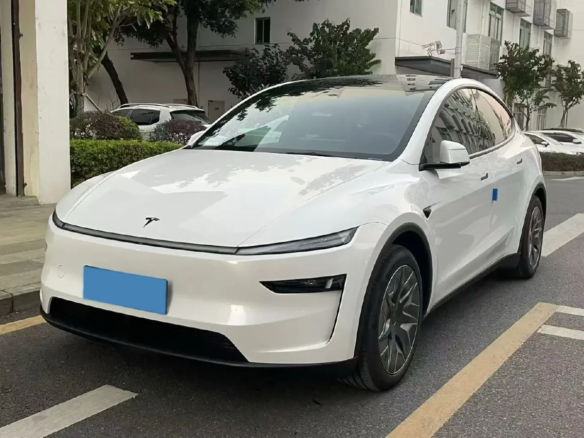 2025 Tesla Model Y L BEV,autocango,china used car exporter,china ev exporter,chinese used car exporter,chinese used ev exporter