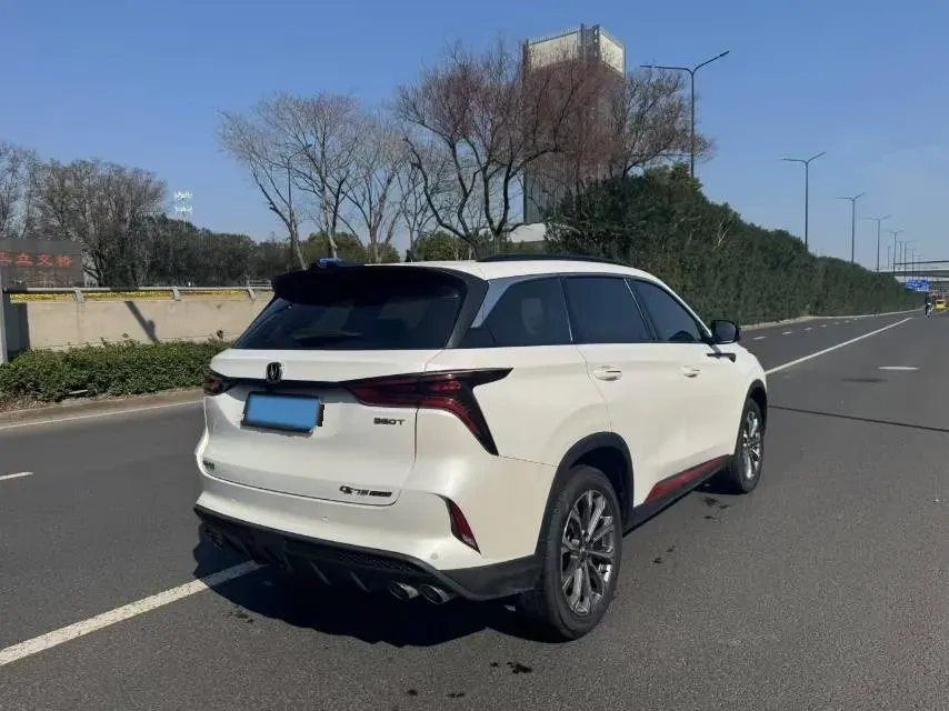 2022 ChangAn CS75 Plus 2.0T 233HP L4 8AT,autocango,china used car exporter,china ev exporter,chinese used car exporter,chinese used ev exporter