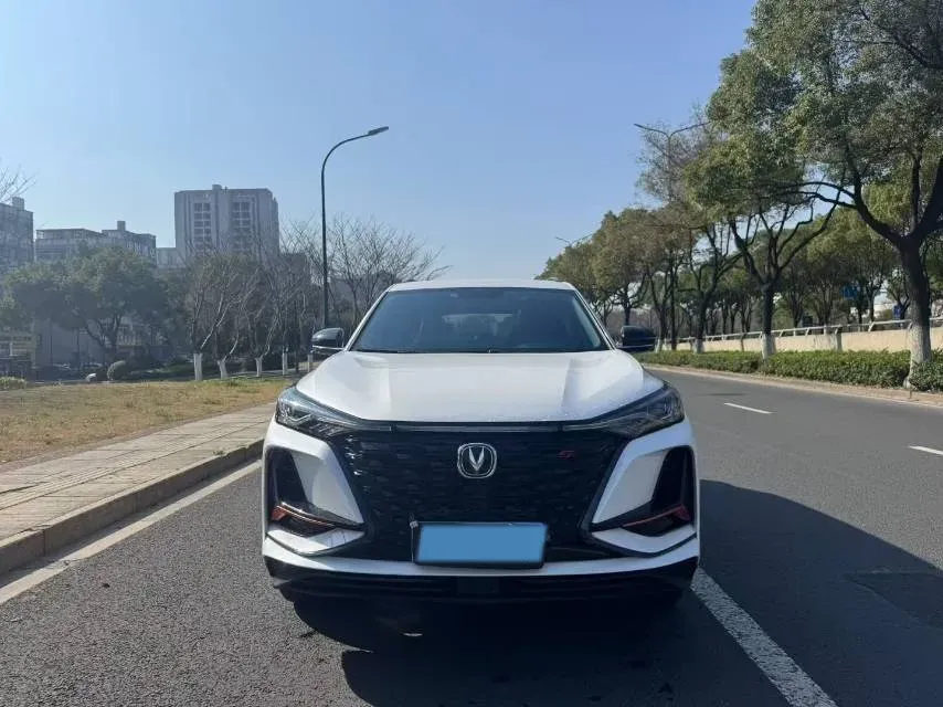 2022 ChangAn CS75 Plus 2.0T 233HP L4 8AT,autocango,china used car exporter,china ev exporter,chinese used car exporter,chinese used ev exporter
