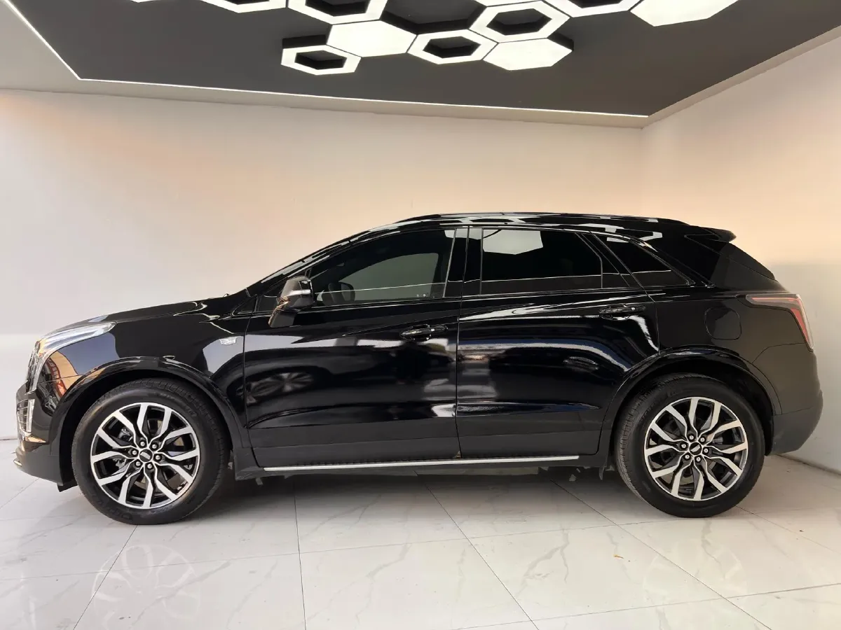 2022 Cadillac XT5 2.0T 237HP L4 9AT,autocango,china used car exporter,china ev exporter,chinese used car exporter,chinese used ev exporter