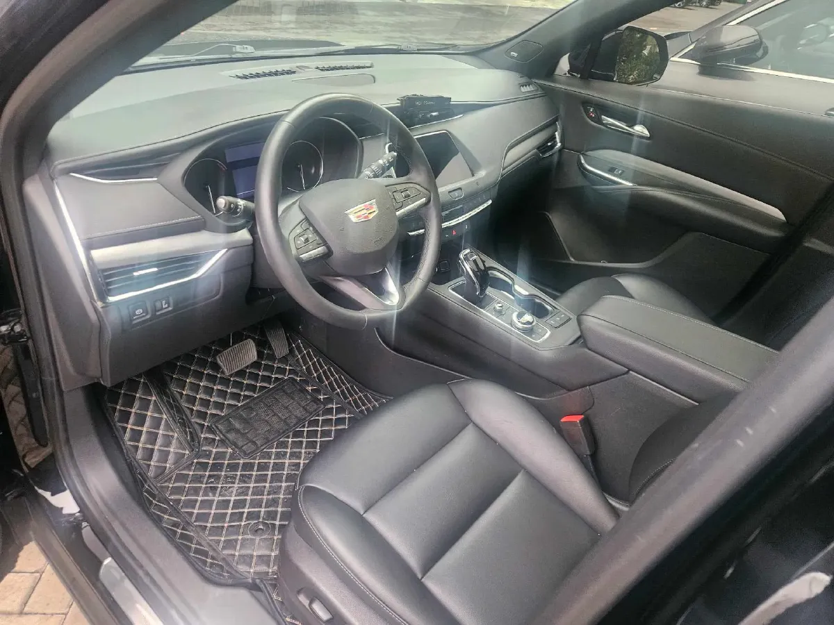 2021 Cadillac XT4 2.0T 237HP L4 9AT,autocango,china used car exporter,china ev exporter,chinese used car exporter,chinese used ev exporter