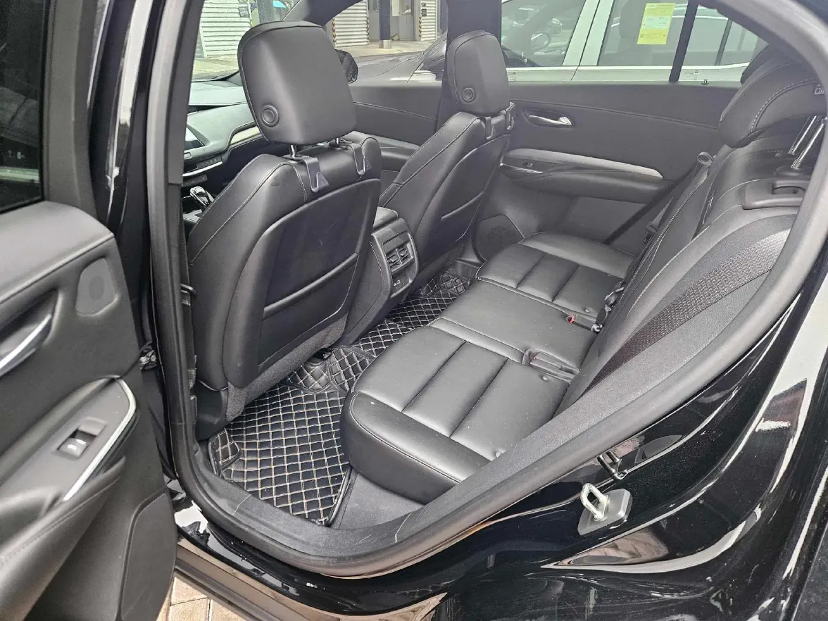 2021 Cadillac XT4 2.0T 237HP L4 9AT,autocango,china used car exporter,china ev exporter,chinese used car exporter,chinese used ev exporter