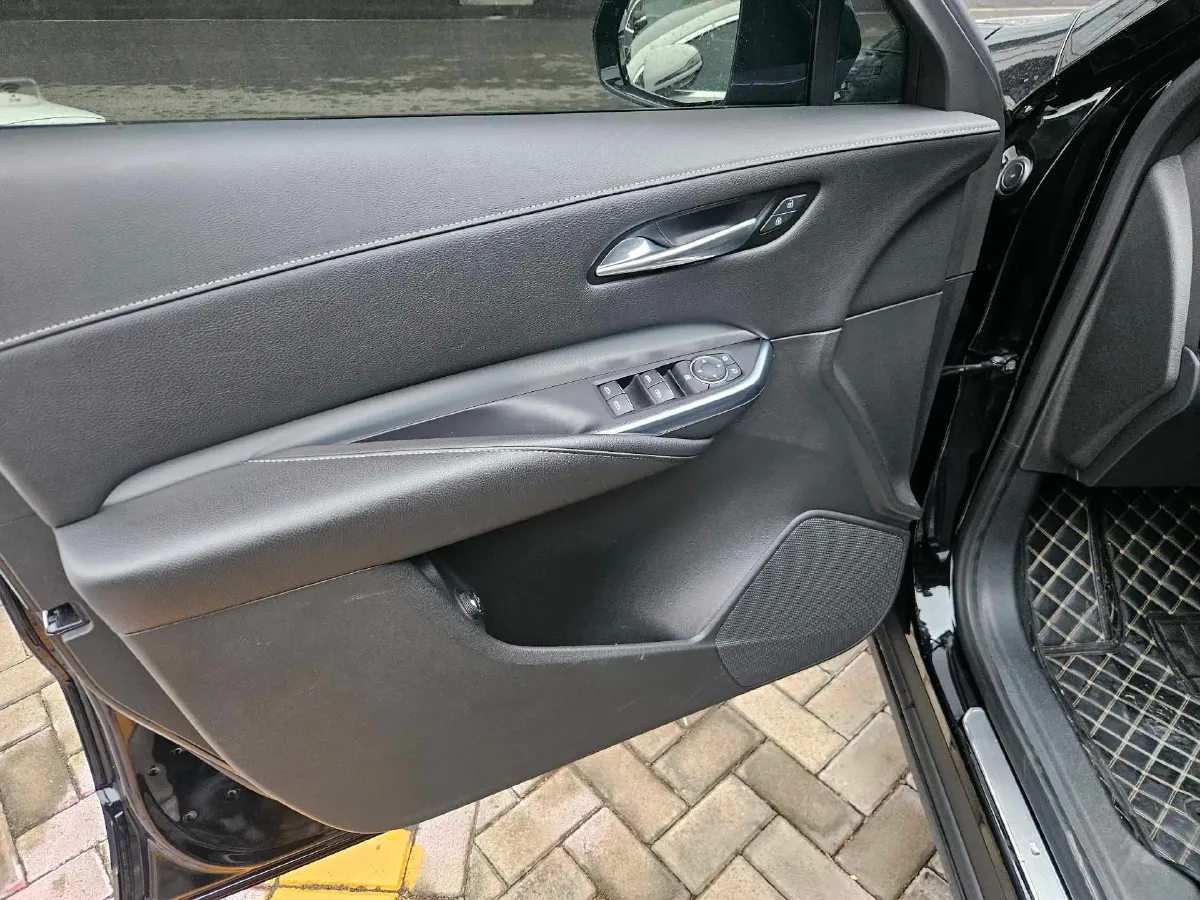 2021 Cadillac XT4 2.0T 237HP L4 9AT,autocango,china used car exporter,china ev exporter,chinese used car exporter,chinese used ev exporter