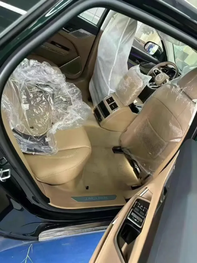 2025 Jaguar XFL 2.0T 250HP L4 8AT,autocango,china used car exporter,china ev exporter,chinese used car exporter,chinese used ev exporter