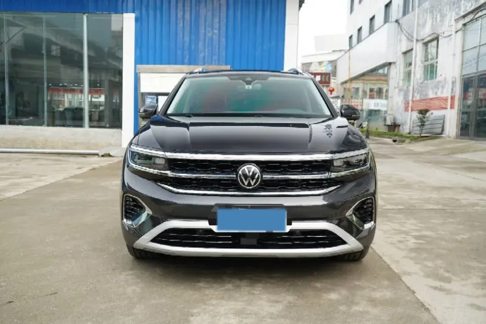 2025 Volkswagen Talagon 2.0T 220HP L4 7DCT,autocango,china used car exporter,china ev exporter,chinese used car exporter,chinese used ev exporter