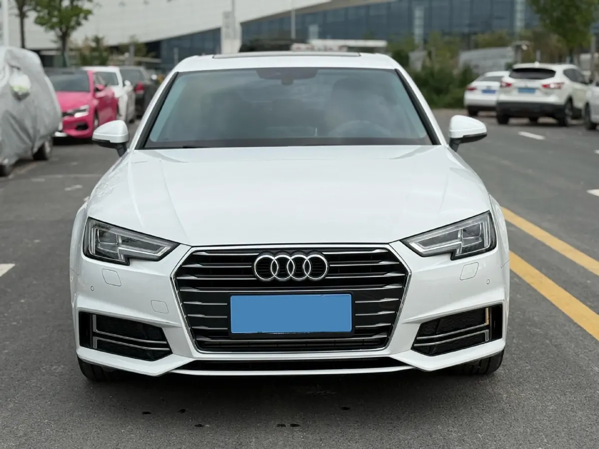 2019 Audi A4L 2.0T 190HP L4 7DCT,autocango,china used car exporter,china ev exporter,chinese used car exporter,chinese used ev exporter