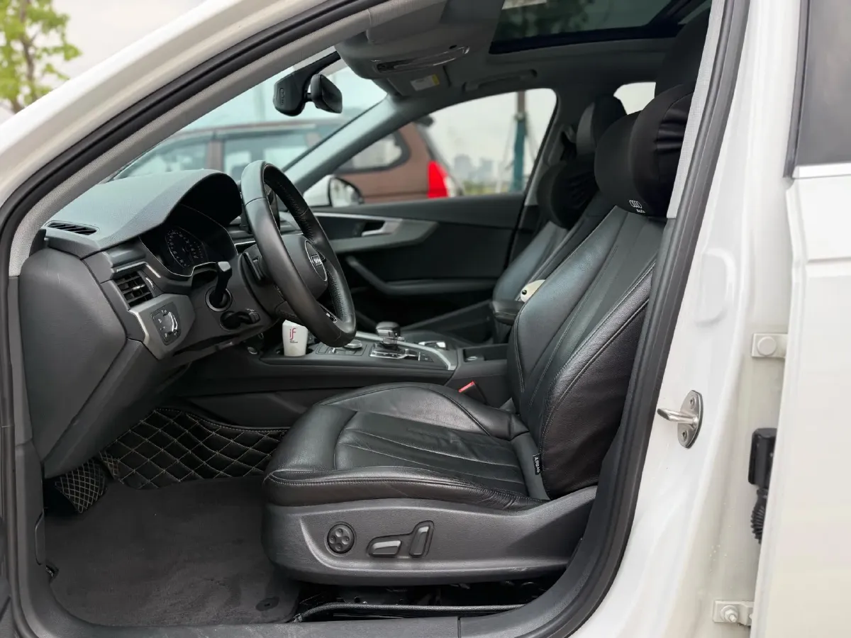 2019 Audi A4L 2.0T 190HP L4 7DCT,autocango,china used car exporter,china ev exporter,chinese used car exporter,chinese used ev exporter