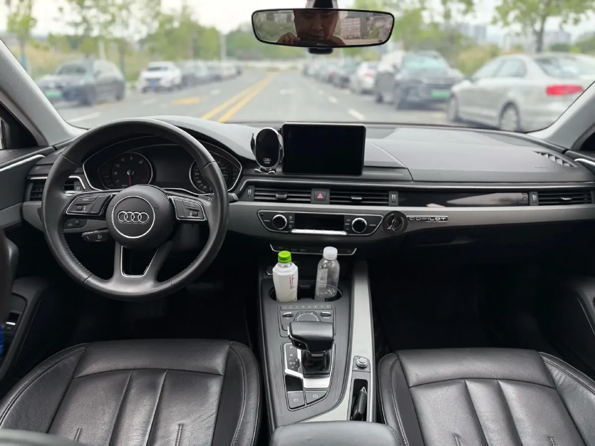 2019 Audi A4L 2.0T 190HP L4 7DCT,autocango,china used car exporter,china ev exporter,chinese used car exporter,chinese used ev exporter