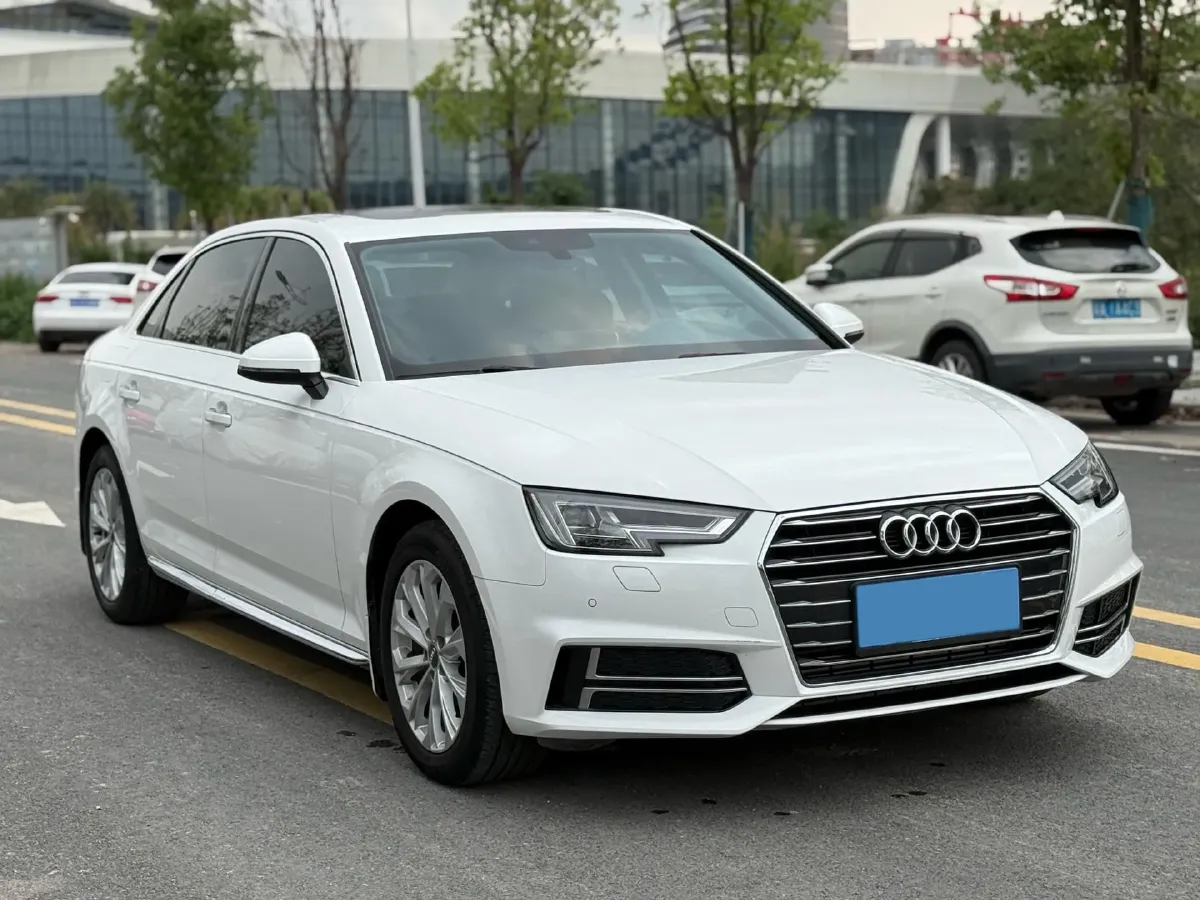 2019 Audi A4L 2.0T 190HP L4 7DCT,autocango,china used car exporter,china ev exporter,chinese used car exporter,chinese used ev exporter