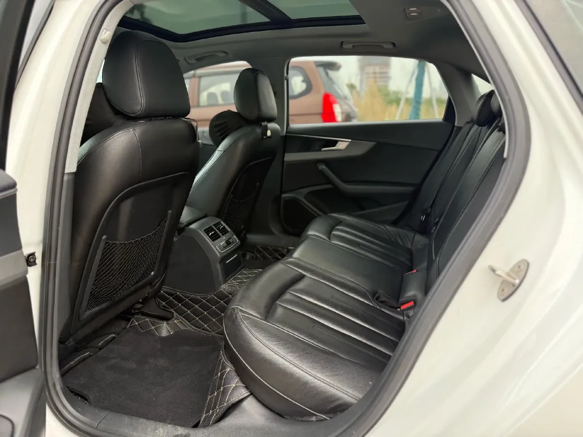 2019 Audi A4L 2.0T 190HP L4 7DCT,autocango,china used car exporter,china ev exporter,chinese used car exporter,chinese used ev exporter