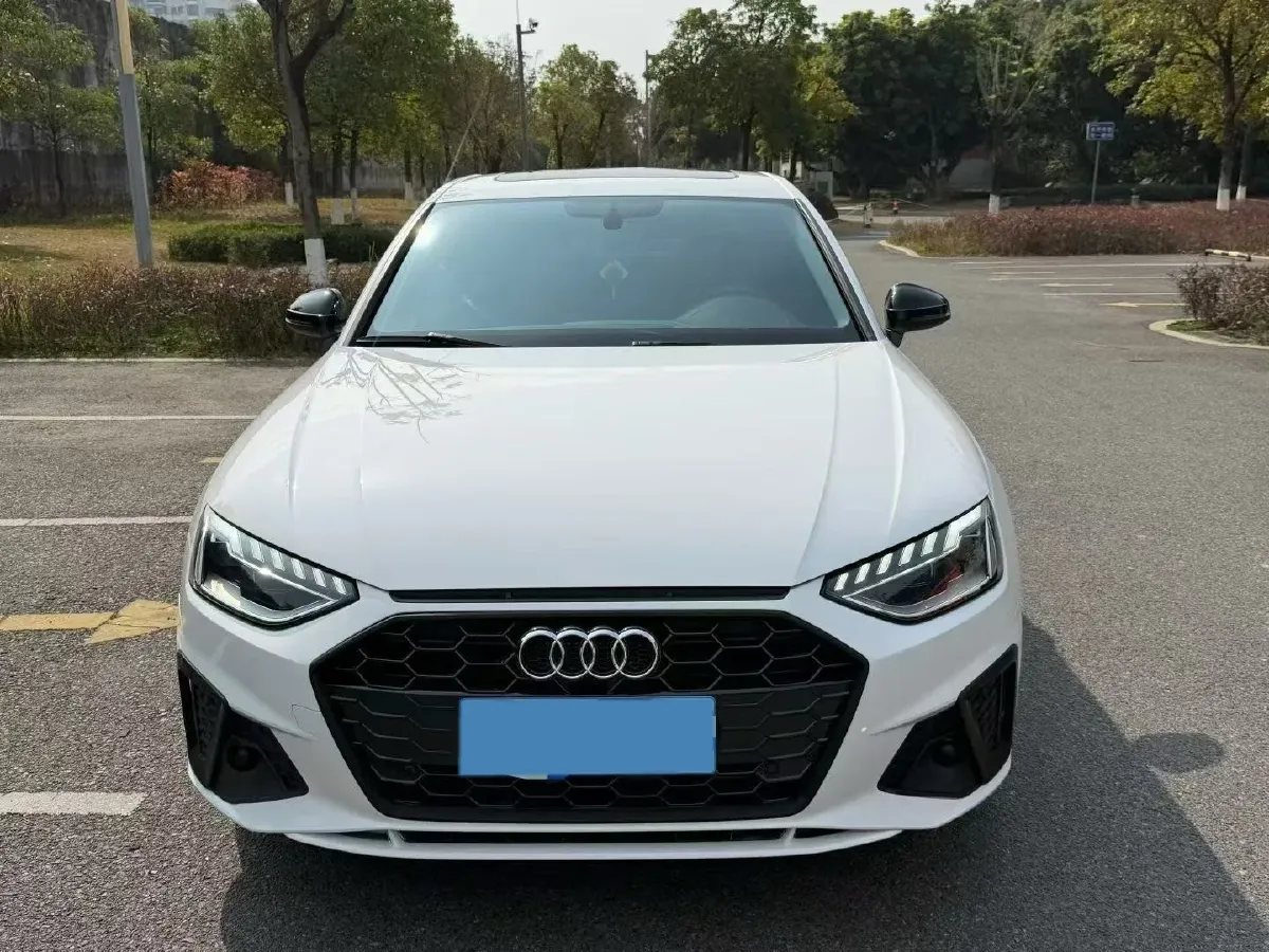 2020 Audi A4L 2.0T 190HP L4 7DCT,autocango,china used car exporter,china ev exporter,chinese used car exporter,chinese used ev exporter