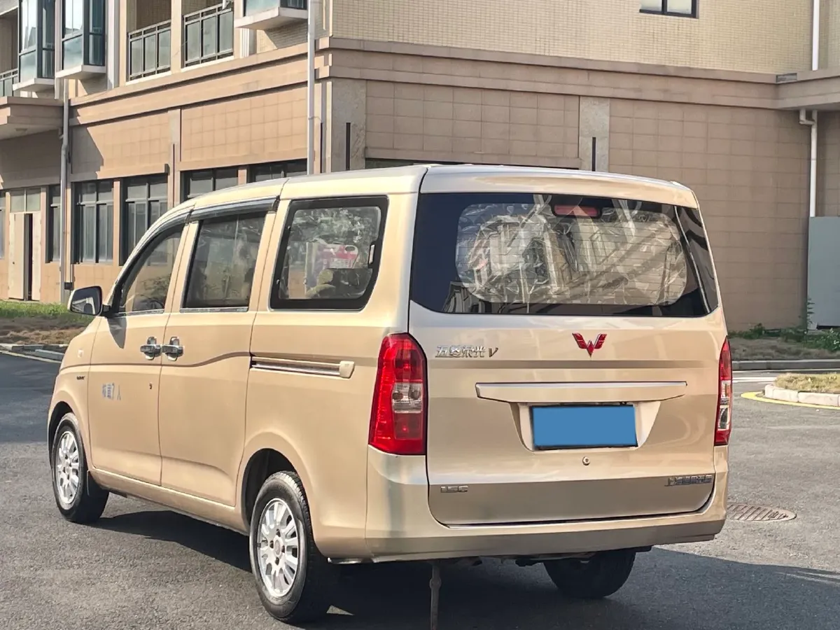 2019 WuLing HongGuang V 1.5L 105HP L4 5MT,autocango,china used car exporter,china ev exporter,chinese used car exporter,chinese used ev exporter